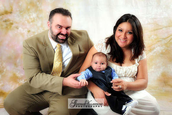 FAMILY PORTRAITS-photography and video service, Quinceaneras, Sweet Sixteens, Family Portraits, Business Headshots, photography studio in Whittier Ca 323-633-8283