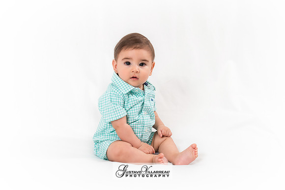 BABY PHOTOS-photography and video service, Quinceaneras, Sweet Sixteens, Family Portraits, Business Headshots, photography studio in Whittier Ca 323-633-8283