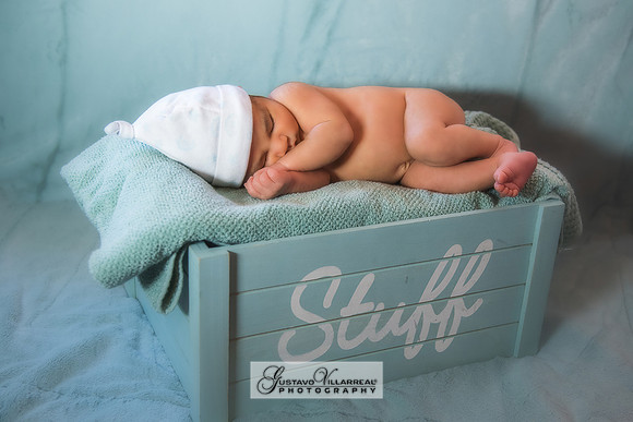 BABY PHOTOS-photography and video service, Quinceaneras, Sweet Sixteens, Family Portraits, Business Headshots, photography studio in Whittier Ca 323-633-8283