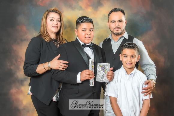 FAMILY PORTRAITS-photography and video service, Quinceaneras, Sweet Sixteens, Family Portraits, Business Headshots, photography studio in Whittier Ca 323-633-8283