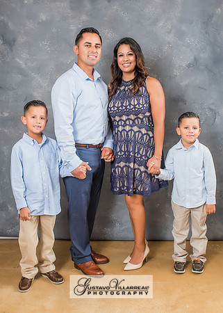 FAMILY PORTRAITS-photography and video service, Quinceaneras, Sweet Sixteens, Family Portraits, Business Headshots, photography studio in Whittier Ca 323-633-8283
