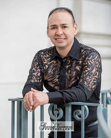 BUSINESS HEADSHOTS-photography and video service, Quinceaneras, Sweet Sixteens, Family Portraits, photography studio in Whittier Ca 323-633-8283