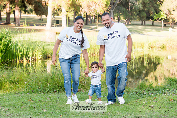 FAMILY PORTRAITS-photography and video service, Quinceaneras, Sweet Sixteens, Family Portraits, Business Headshots, photography studio in Whittier Ca 323-633-8283