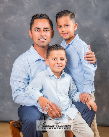 FAMILY PORTRAITS-photography and video service, Quinceaneras, Sweet Sixteens, Family Portraits, Business Headshots, photography studio in Whittier Ca 323-633-8283