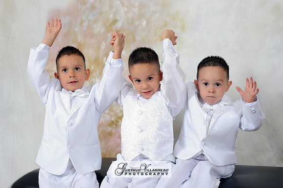 FAMILY PORTRAITS-photography and video service, Quinceaneras, Sweet Sixteens, Family Portraits, Business Headshots, photography studio in Whittier Ca 323-633-8283