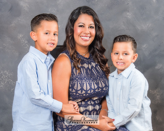 FAMILY PORTRAITS-photography and video service, Quinceaneras, Sweet Sixteens, Family Portraits, Business Headshots, photography studio in Whittier Ca 323-633-8283