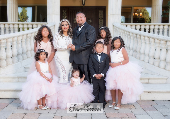 FAMILY PORTRAITS-photography and video service, Quinceaneras, Sweet Sixteens, Family Portraits, Business Headshots, photography studio in Whittier Ca 323-633-8283