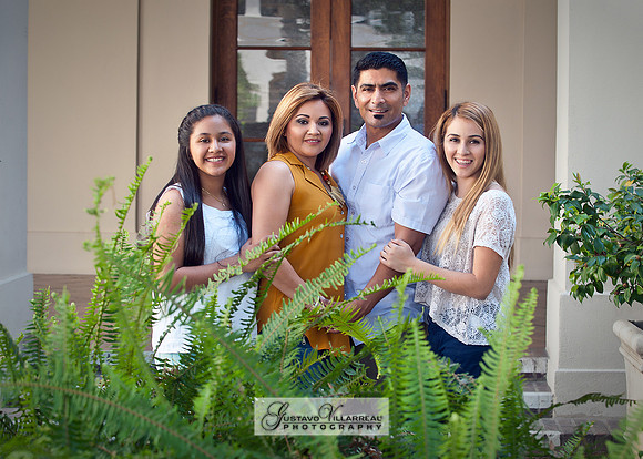 FAMILY PORTRAITS-photography and video service, Quinceaneras, Sweet Sixteens, Family Portraits, Business Headshots, photography studio in Whittier Ca 323-633-8283
