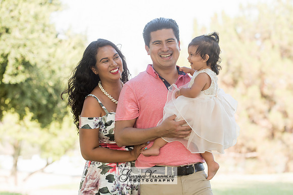 FAMILY PORTRAITS-photography and video service, Quinceaneras, Sweet Sixteens, Family Portraits, Business Headshots, photography studio in Whittier Ca 323-633-8283