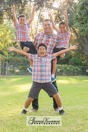 FAMILY PORTRAITS-photography and video service, Quinceaneras, Sweet Sixteens, Family Portraits, Business Headshots, photography studio in Whittier Ca 323-633-8283