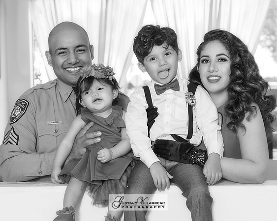 FAMILY PORTRAITS-photography and video service, Quinceaneras, Sweet Sixteens, Family Portraits, Business Headshots, photography studio in Whittier Ca 323-633-8283