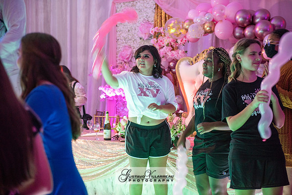 Brianna Villafan Quinceanera photography and video at Kenneth Hahn State Park in Los Angeles Ca, Salehs Palace reception hall in Whittier Ca by Gustavo Villarreal photography