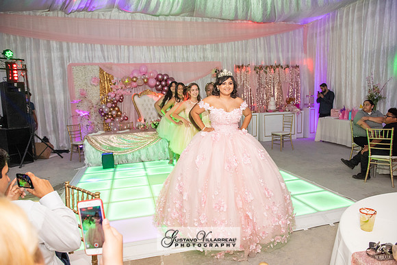 Brianna Villafan Quinceanera photography and video at Kenneth Hahn State Park in Los Angeles Ca, Salehs Palace reception hall in Whittier Ca by Gustavo Villarreal photography