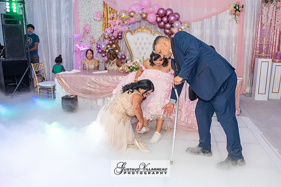 Brianna Villafan Quinceanera photography and video at Kenneth Hahn State Park in Los Angeles Ca, Salehs Palace reception hall in Whittier Ca by Gustavo Villarreal photography