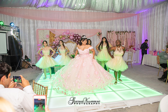 Brianna Villafan Quinceanera photography and video at Kenneth Hahn State Park in Los Angeles Ca, Salehs Palace reception hall in Whittier Ca by Gustavo Villarreal photography