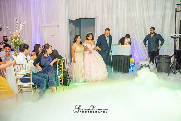 Brianna Villafan Quinceanera photography and video at Kenneth Hahn State Park in Los Angeles Ca, Salehs Palace reception hall in Whittier Ca by Gustavo Villarreal photography