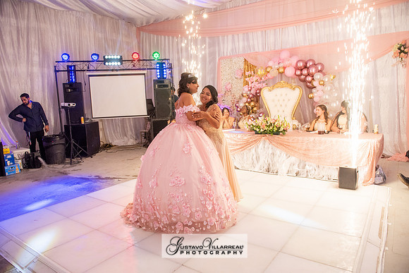 Brianna Villafan Quinceanera photography and video at Kenneth Hahn State Park in Los Angeles Ca, Salehs Palace reception hall in Whittier Ca by Gustavo Villarreal photography