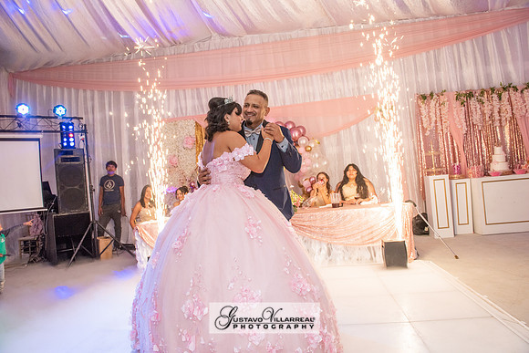 Brianna Villafan Quinceanera photography and video at Kenneth Hahn State Park in Los Angeles Ca, Salehs Palace reception hall in Whittier Ca by Gustavo Villarreal photography