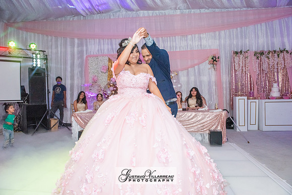 Brianna Villafan Quinceanera photography and video at Kenneth Hahn State Park in Los Angeles Ca, Salehs Palace reception hall in Whittier Ca by Gustavo Villarreal photography