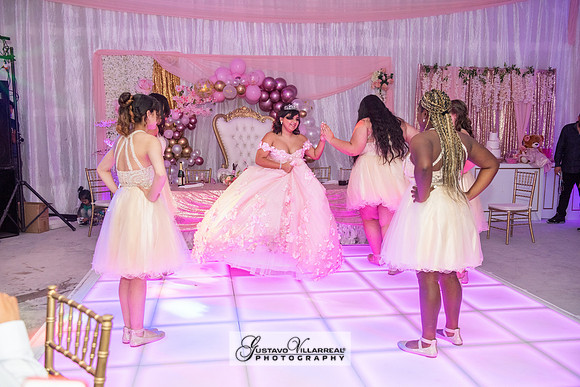 Brianna Villafan Quinceanera photography and video at Kenneth Hahn State Park in Los Angeles Ca, Salehs Palace reception hall in Whittier Ca by Gustavo Villarreal photography