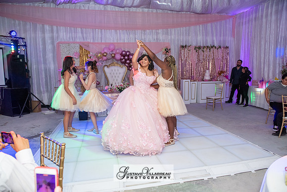 Brianna Villafan Quinceanera photography and video at Kenneth Hahn State Park in Los Angeles Ca, Salehs Palace reception hall in Whittier Ca by Gustavo Villarreal photography