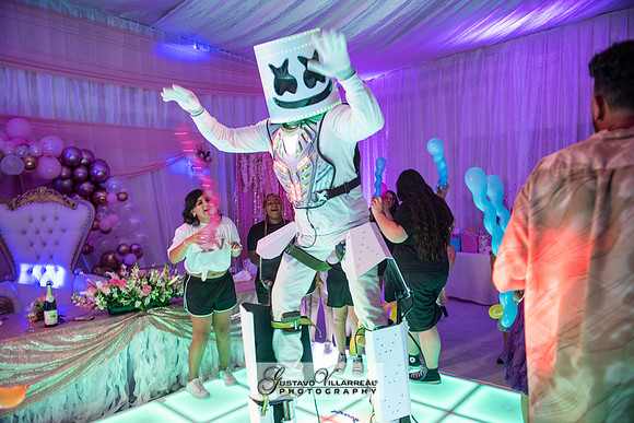 Brianna Villafan Quinceanera photography and video at Kenneth Hahn State Park in Los Angeles Ca, Salehs Palace reception hall in Whittier Ca by Gustavo Villarreal photography