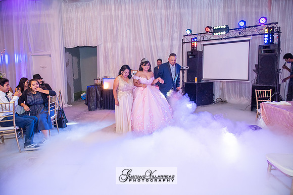 Brianna Villafan Quinceanera photography and video at Kenneth Hahn State Park in Los Angeles Ca, Salehs Palace reception hall in Whittier Ca by Gustavo Villarreal photography