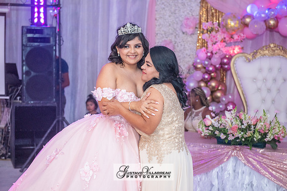 Brianna Villafan Quinceanera photography and video at Kenneth Hahn State Park in Los Angeles Ca, Salehs Palace reception hall in Whittier Ca by Gustavo Villarreal photography