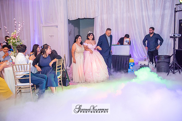 Brianna Villafan Quinceanera photography and video at Kenneth Hahn State Park in Los Angeles Ca, Salehs Palace reception hall in Whittier Ca by Gustavo Villarreal photography