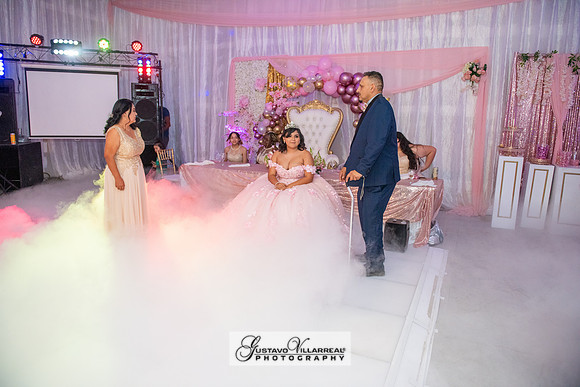 Brianna Villafan Quinceanera photography and video at Kenneth Hahn State Park in Los Angeles Ca, Salehs Palace reception hall in Whittier Ca by Gustavo Villarreal photography
