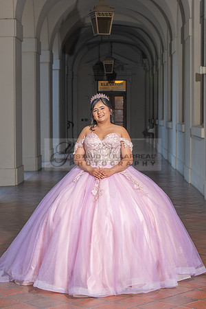 Camila Pacheco quinceanera, sweet 16, photo session in Pasadena City Hall in Pasadena California, photography and videography by Gustavo Villarreal photographer, 323-633-8283, www.gvphotoandvideo.com