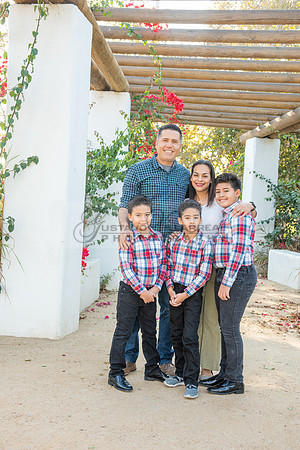 Family photo session, maternity, engagements,  at Bosque del Rio