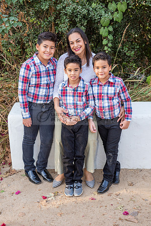 Family photo session, maternity, engagements,  at Bosque del Rio