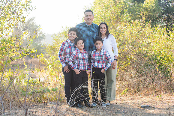 Family photo session, maternity, engagements,  at Bosque del Rio