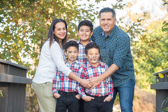Family photo session, maternity, engagements,  at Bosque del Rio