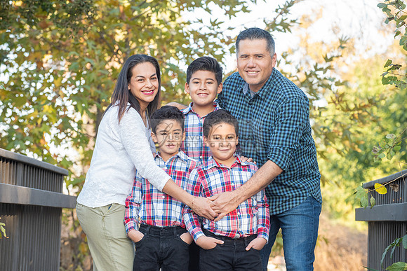 Family photo session, maternity, engagements,  at Bosque del Rio