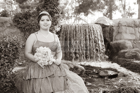 Melissa quinceanera photo session at Kenneth Hahn State Recreation park in Los Angeles Ca, photographer, www.gustavovillarreal.com, 323-633-8283
