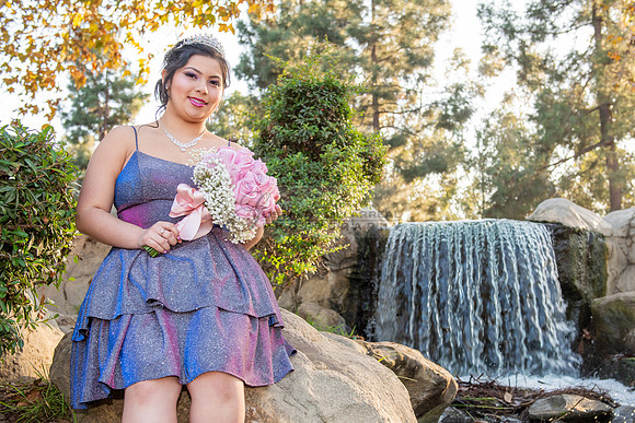 Melissa quinceanera photo session at Kenneth Hahn State Recreation park in Los Angeles Ca, photographer, www.gustavovillarreal.com, 323-633-8283