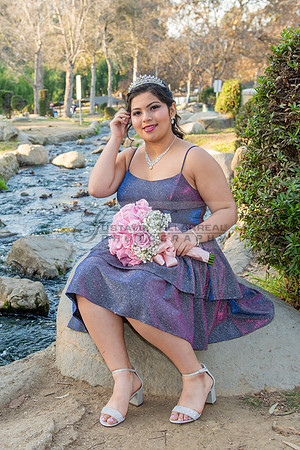 Melissa quinceanera photo session at Kenneth Hahn State Recreation park in Los Angeles Ca, photographer, www.gustavovillarreal.com, 323-633-8283