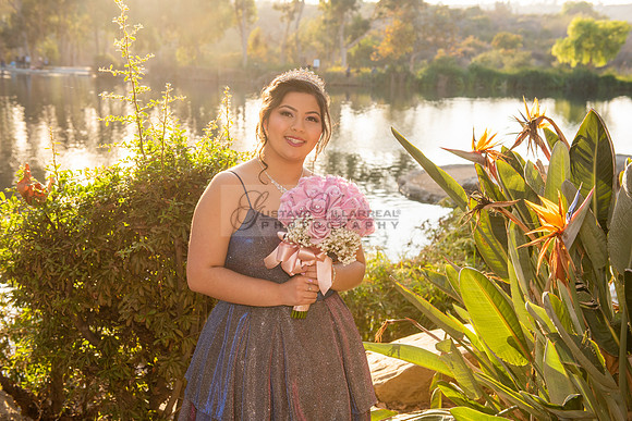 Melissa quinceanera photo session at Kenneth Hahn State Recreation park in Los Angeles Ca, photographer, www.gustavovillarreal.com, 323-633-8283