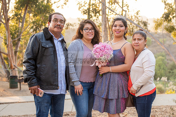 Melissa quinceanera photo session at Kenneth Hahn State Recreation park in Los Angeles Ca, photographer, www.gustavovillarreal.com, 323-633-8283