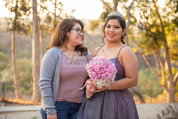 Melissa quinceanera photo session at Kenneth Hahn State Recreation park in Los Angeles Ca, photographer, www.gustavovillarreal.com, 323-633-8283