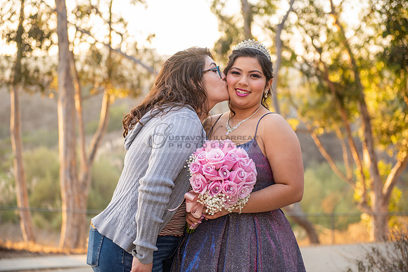 Melissa quinceanera photo session at Kenneth Hahn State Recreation park in Los Angeles Ca, photographer, www.gustavovillarreal.com, 323-633-8283