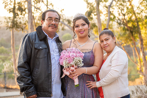 Melissa quinceanera photo session at Kenneth Hahn State Recreation park in Los Angeles Ca, photographer, www.gustavovillarreal.com, 323-633-8283