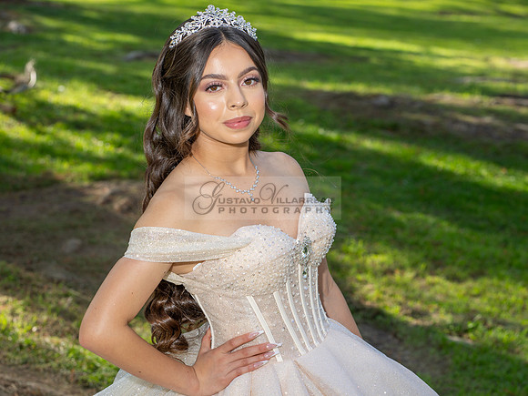 Quinceanera photoshoot at Rose Garden in Riverside Ca. Sesion de fotos en caballos, Gustavo Villarreal Photography, 323-633-8283