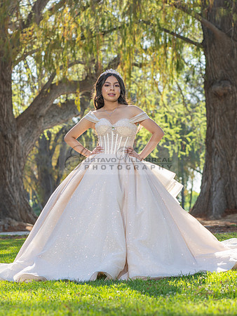 Quinceanera photoshoot at Rose Garden in Riverside Ca. Sesion de fotos en caballos, Gustavo Villarreal Photography, 323-633-8283
