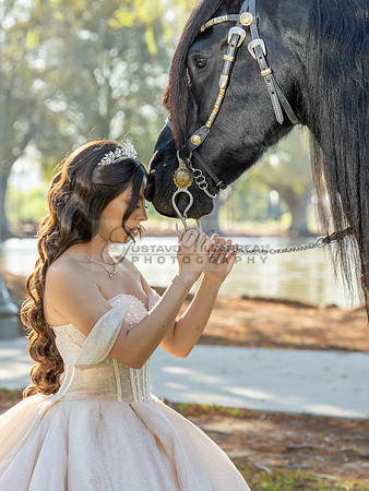 Quinceanera photoshoot at Rose Garden in Riverside Ca. Sesion de fotos en caballos, Gustavo Villarreal Photography, 323-633-8283