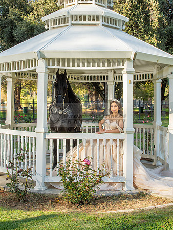 Quinceanera photoshoot at Rose Garden in Riverside Ca. Sesion de fotos en caballos, Gustavo Villarreal Photography, 323-633-8283