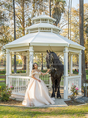 Quinceanera photoshoot at Rose Garden in Riverside Ca. Sesion de fotos en caballos, Gustavo Villarreal Photography, 323-633-8283