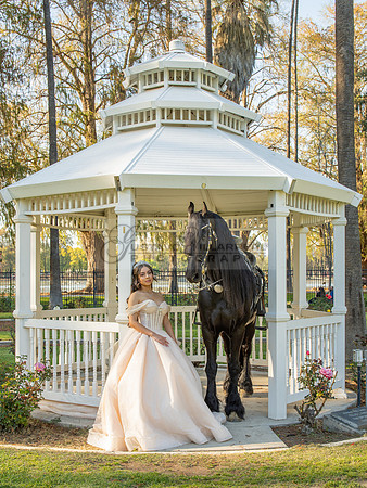 Quinceanera photoshoot at Rose Garden in Riverside Ca. Sesion de fotos en caballos, Gustavo Villarreal Photography, 323-633-8283